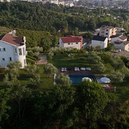 Kamila Villa Tirana