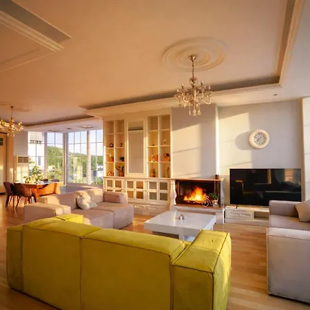 Kamila Villa *