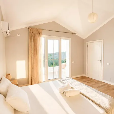Kamila Villa Tirana